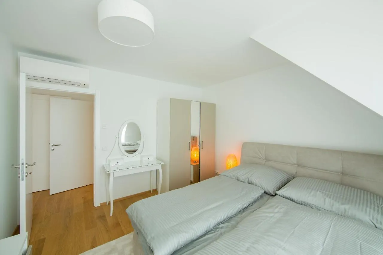 Ls Apartment By Nikolax Vienna